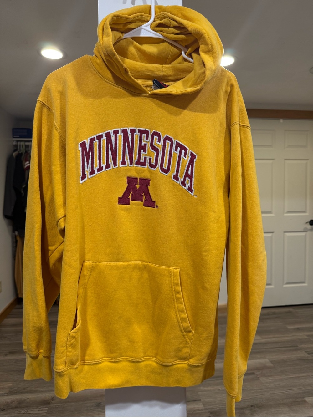 Genuine Stuff Minnesota Golden Gophers hoodie Yellow & Red Hoodie